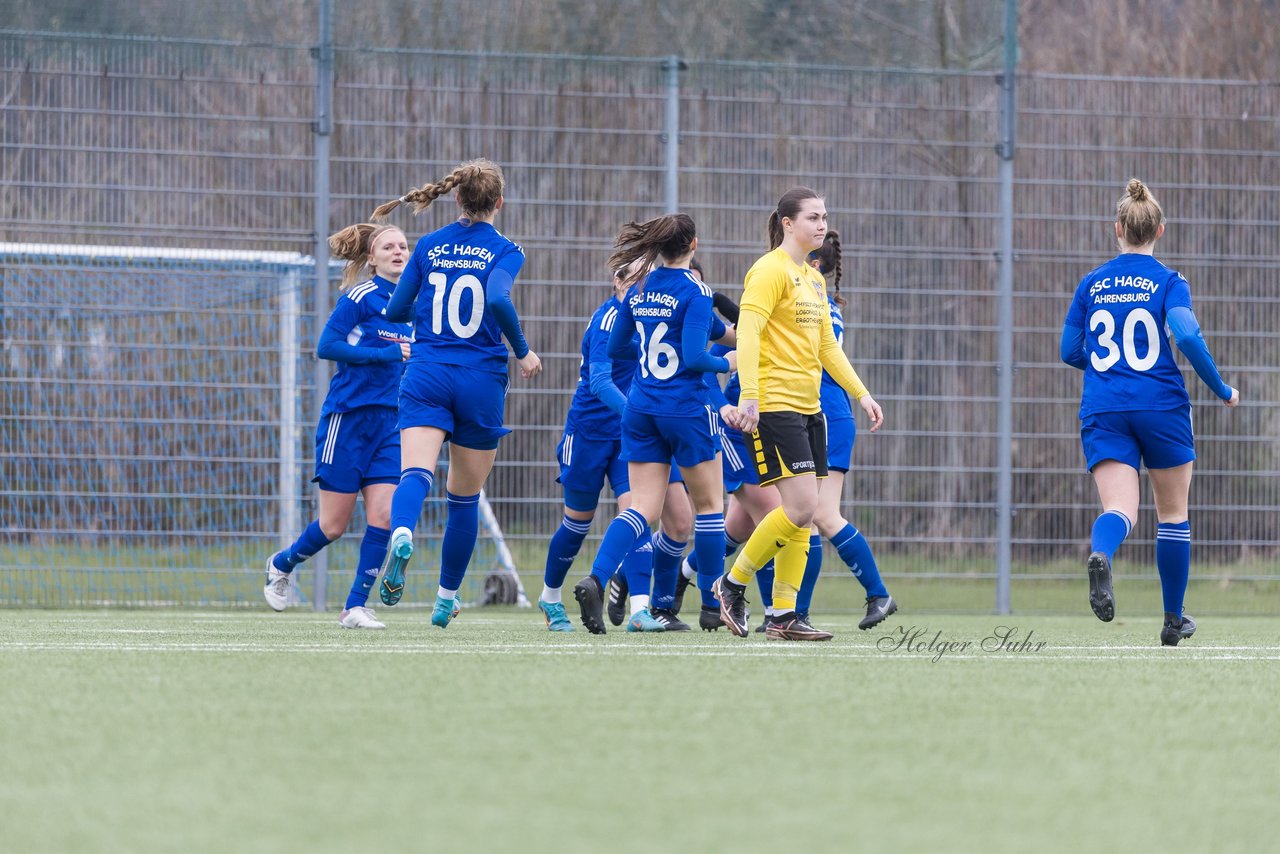 Bild 302 - F SSC Hagen Ahrensburg - SV Frisia Risum-Lindholm : Ergebnis: 1:2